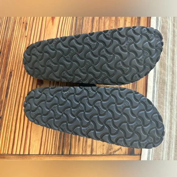 Birkenstock Classic Black Clogs - Picture 3 of 4